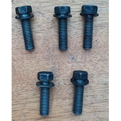 Болты двигателя Болты двигателя